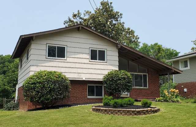 4305 FERRARA DR
