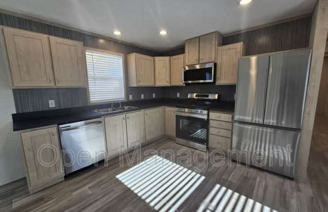 Photo of 700 S 12th St