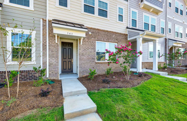 Beautiful 3-bedroom, 3.5 bath townhome in Elizabeth of fabulous Fort Mill!!