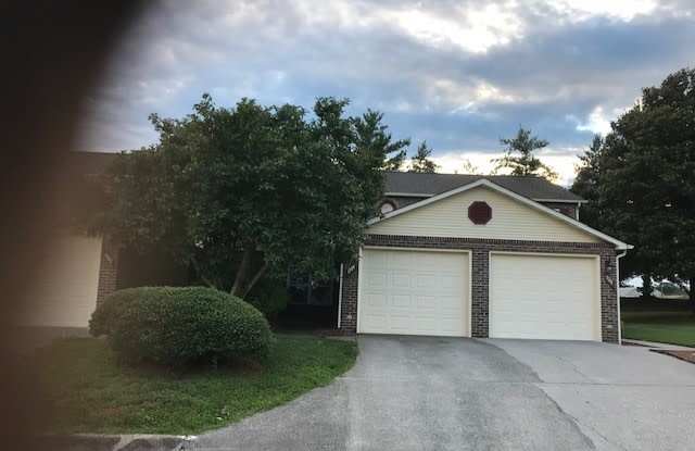 Photo of Maryville 37801 - 2 bedroom, 1.5 Condo with a 1-car garage - Contact Ed Johnson (865) 924-5045