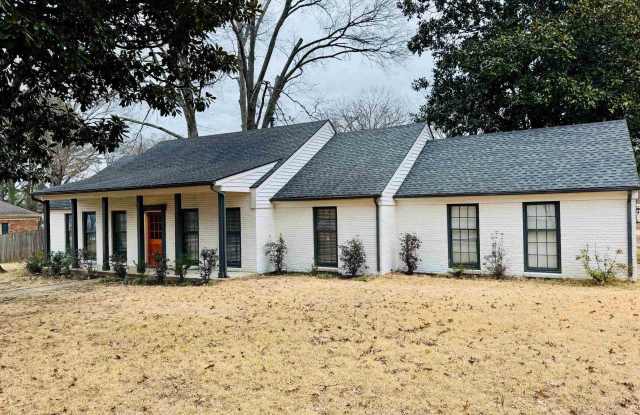 1624 W CHURCHILL DOWNS Cir