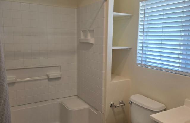 995 South Main Street (A&B)