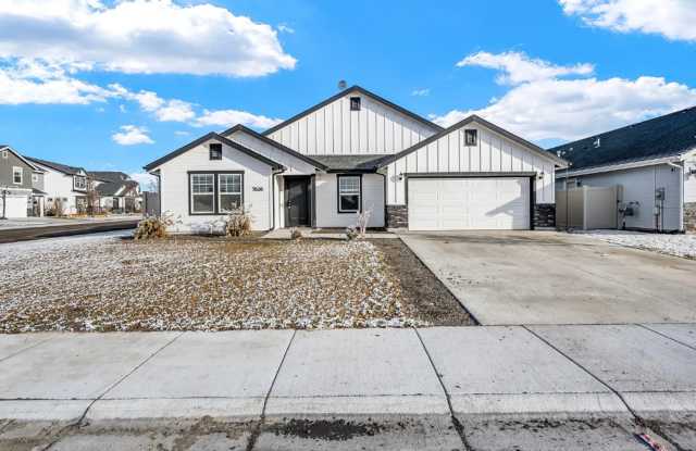 Photo of 4 Bed 3 Bath Single Level Home in Great Neighborhood