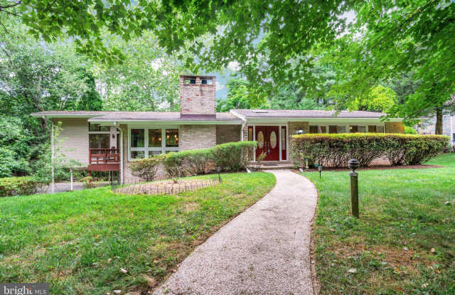 7711 ARROWOOD COURT