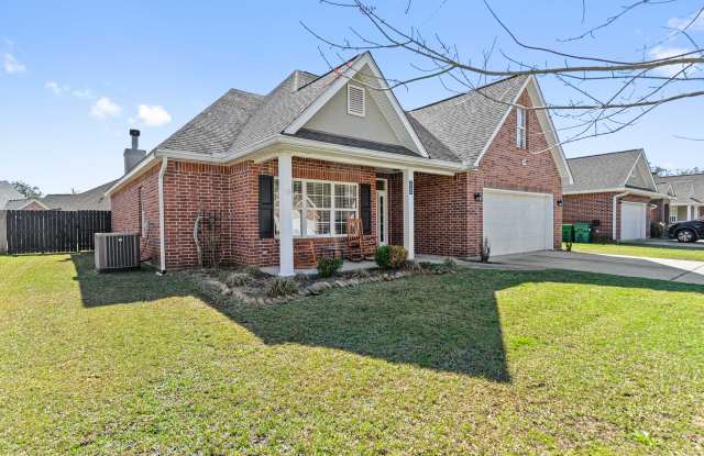 2508 Rue Beaux Chenes Central