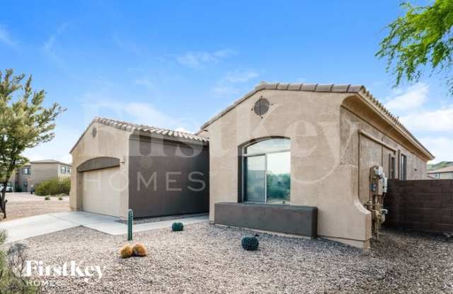 8685 North Shadow Wash Way