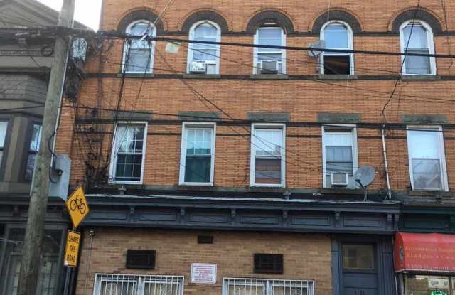 1131 SUMMIT AVE