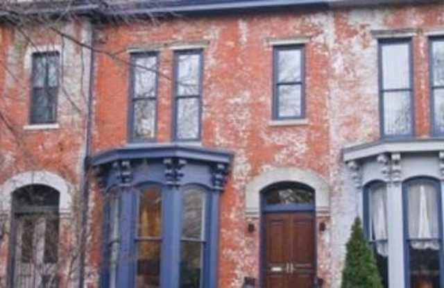 Photo of 1312 R ST NW #B