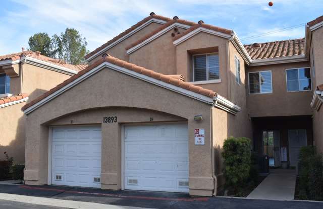 3 Bedroom 2.5 Bath Townhome in the Knolls- El Cajon
