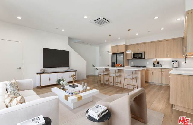 Photo of 3419 N Fletcher Drive