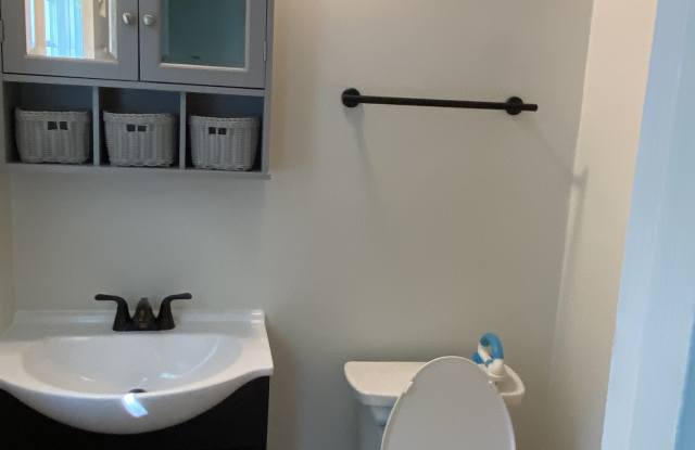 6621 Greenvale Parkway