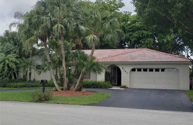 6241 W Sedgewyck Cir W - 6241 Sedgewyck Circle West, Davie, FL 33331