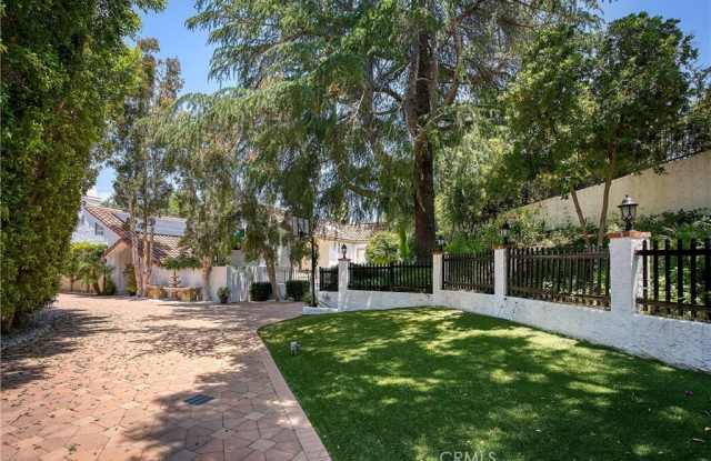 4414 Park Mallorca