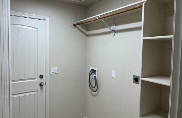 2991 E Estrella Vista