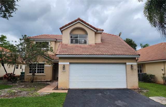 2825 Oak Park Cir