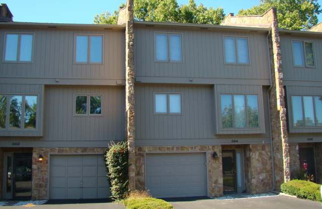3414 Londonderry CT