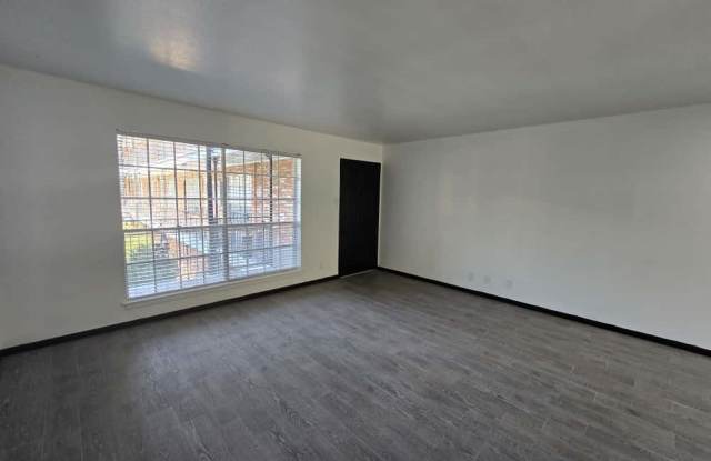 8401 North New Braunfels Avenue - 1Unit 106A