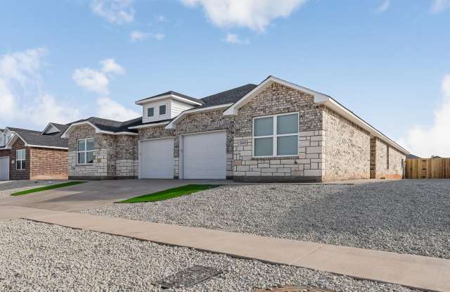Now Leasing: Modern Duplex at 2651 Baron Ave | Available July 10