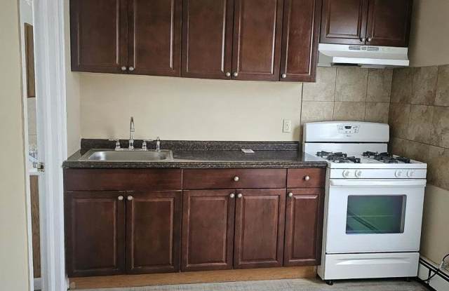 Photo of 556 Broadway unit: #4