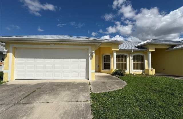 4519/4521 SW 7th Place