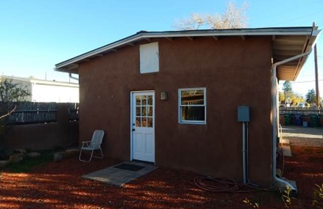 1413 Camino Sierra Vis Apt B - 1413 Camino Sierra Vista, Santa Fe, NM 87505