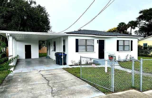 Photo of 814 Tropic Street