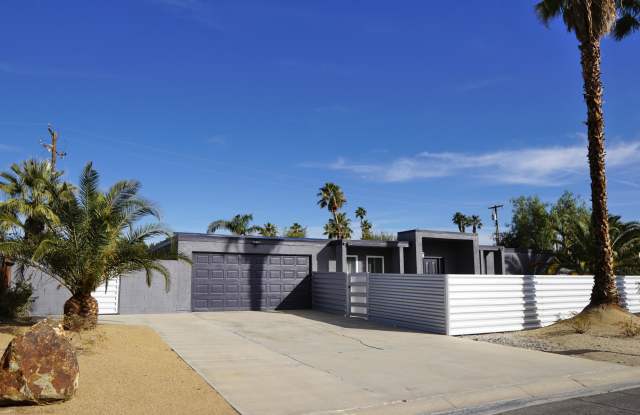 2880 East Valencia Road