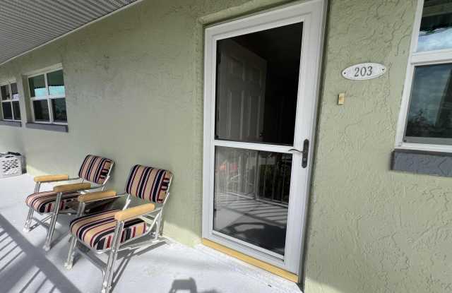 1172 COMMODORE COURT 203