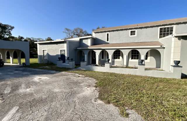 8208 Lakeland Boulevard