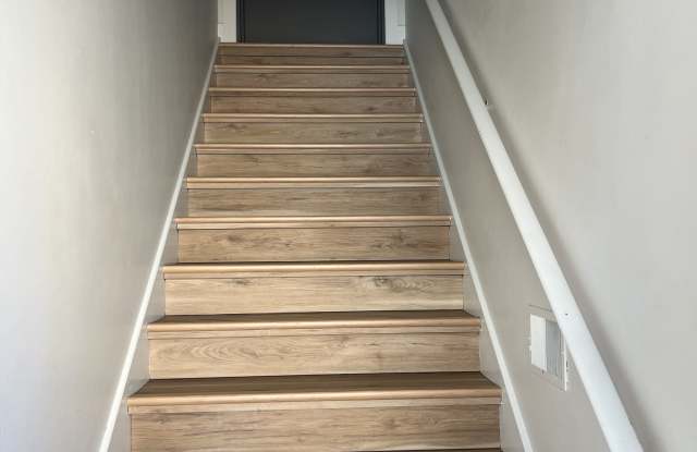 Photo of 850 Biddle Ave