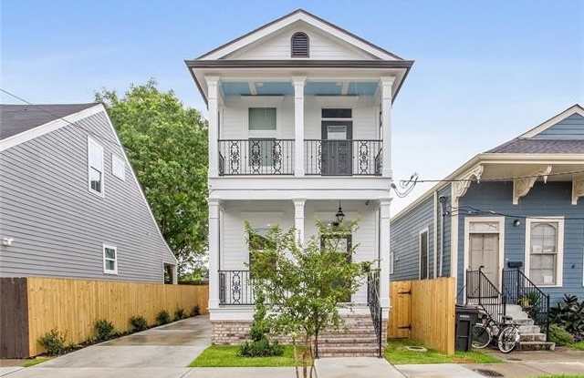 Photo of 2129 DUMAINE Street