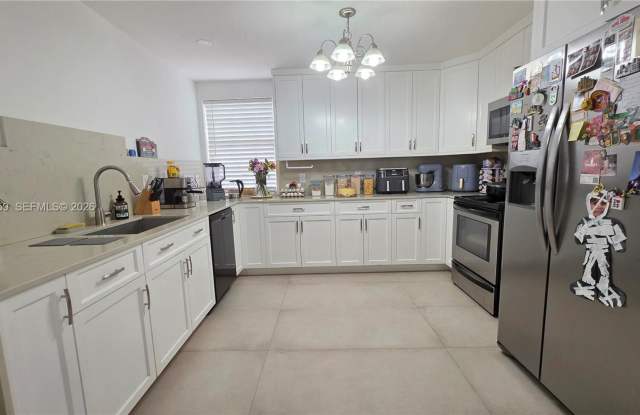 15856 SW 112th Terrace, Miami, FL 33196