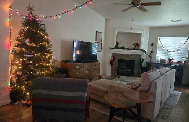 3BR 2 BA available Feb 1st