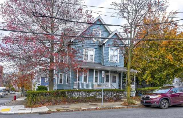 Photo of 117 Medford St unit: 117