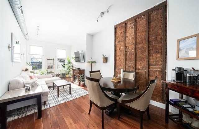245 GRIFFITH ST