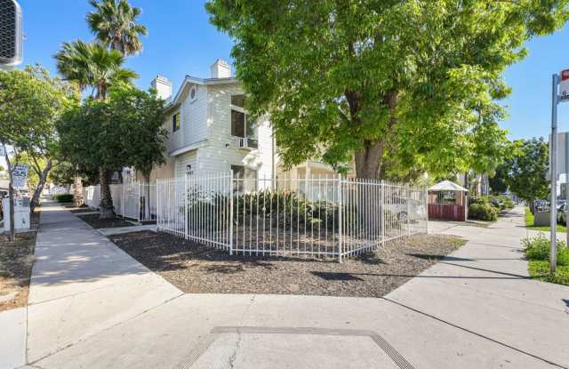 2403 Meade Ave