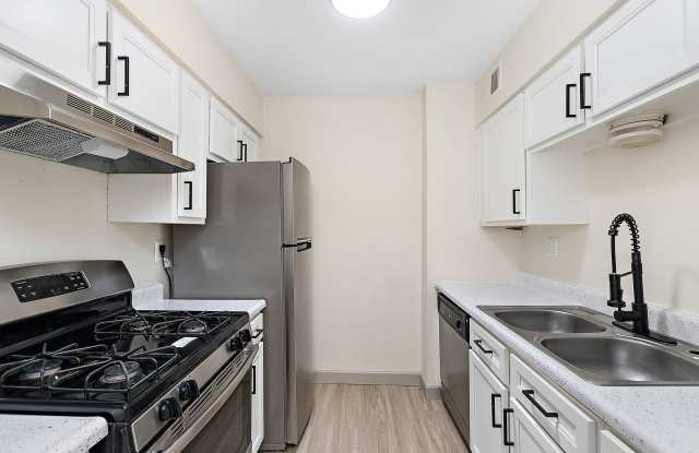 Oval Spring Apartments
