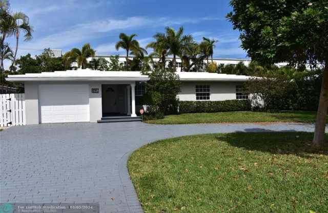 2439 NE 8th St - 2439 Northeast 8th Street, Fort Lauderdale, FL 33304