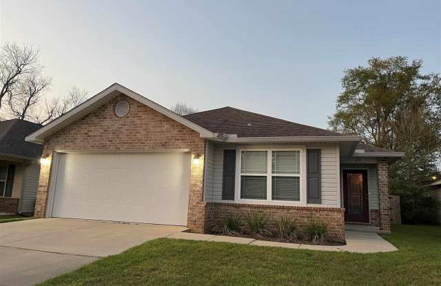 Photo of 670 Edith Ln