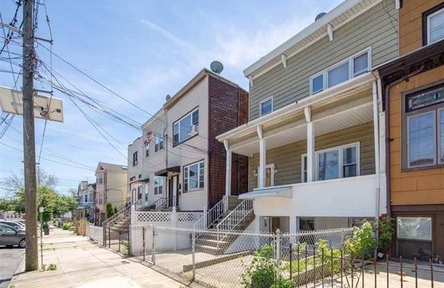 37 PEARSALL AVE - 37 Pearsall Avenue, Jersey City, NJ 07305