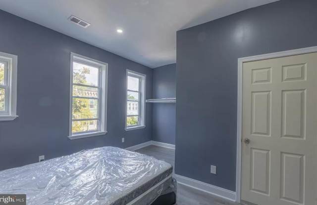 4232 LANCASTER Avenue