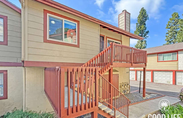 Stunning 3BD/2BA 2nd Floor Condo in Chula Vista W/ A/C, W/D, 2 Balconies, Community Pool  Spa!