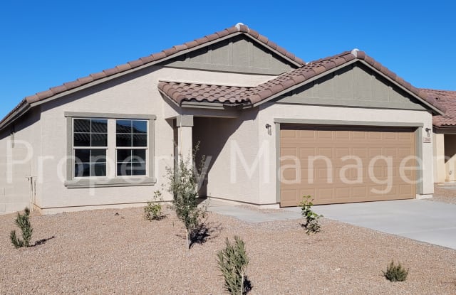 2040 E Julian Dr - 2040 East Julian Drive, Casa Grande, AZ 85122