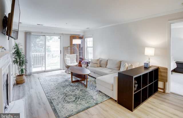 13615 GARFIELD Place unit: 203