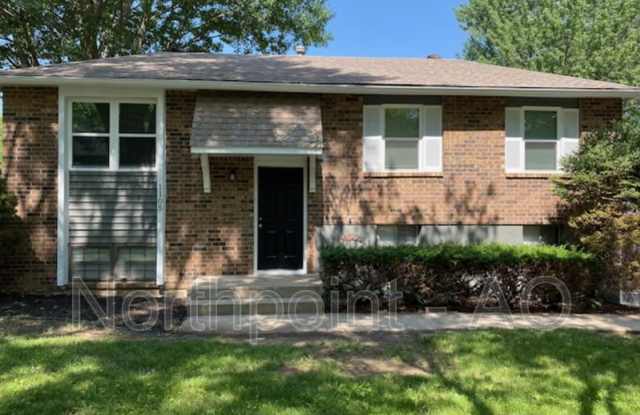 1105 NW Canterbury Rd
