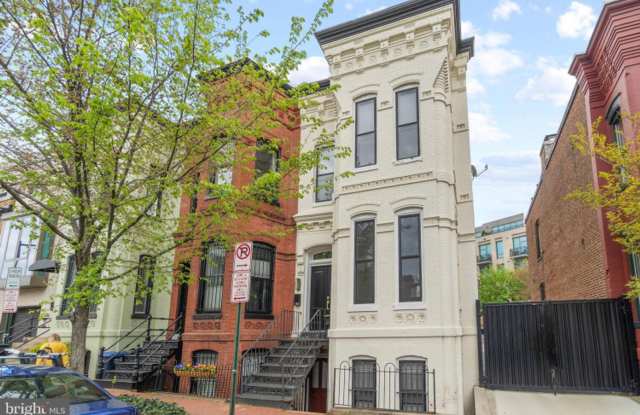 Photo of Modern Capitol Hill Location Basement Unit with 1 Bedroom, 1 Bathroom, Private Patio