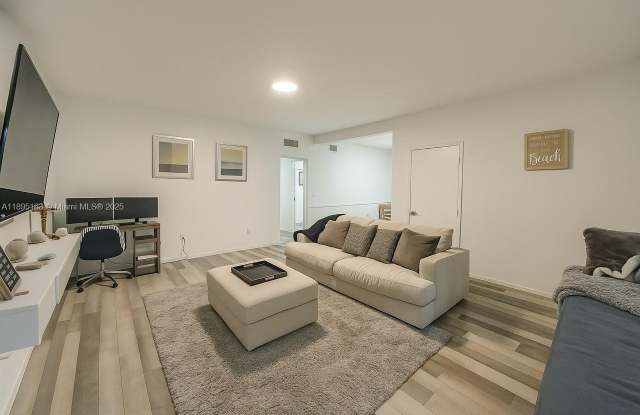 Photo of 1840 James Ave