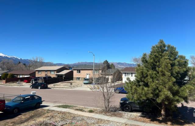 4 Bed / 2 Bath Home with Finished Basement  Fenced Yard – Colorado Springs