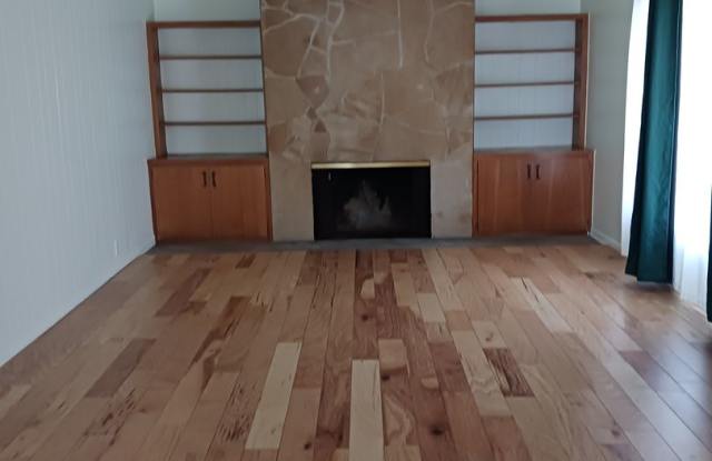 Duplex for RENT!