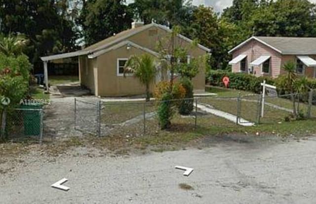 750 NW 118th St - 750 Northwest 118th Street, Pinewood, FL 33168